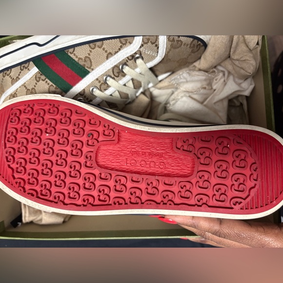 Gucci Hightop Tennis shoes size 38.5 - Picture 4 of 10